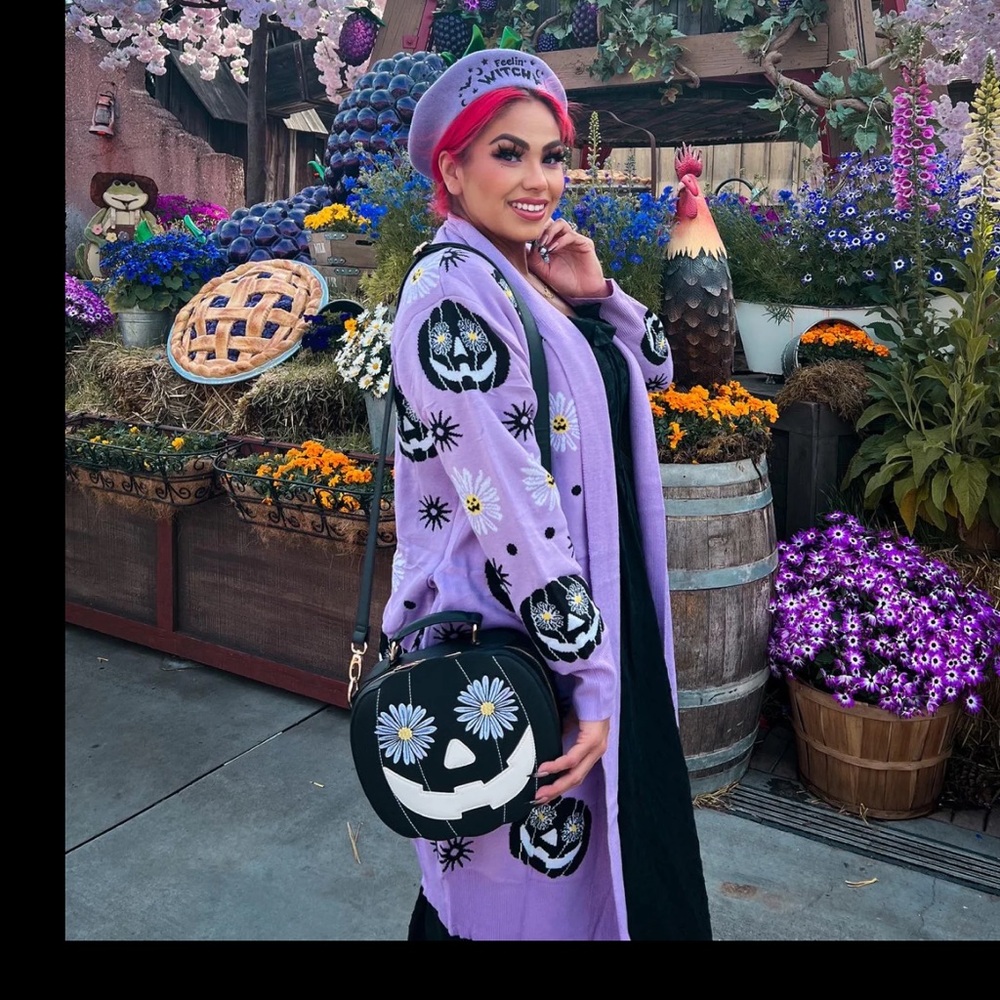 L 12 - 14 heavy quality thick backstitch bruja cardigan witchy Halloween RARE - Picture 2 of 8
